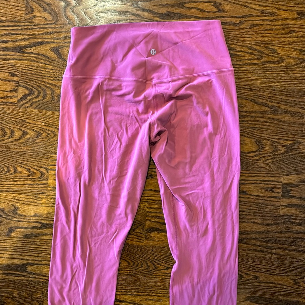 Never worn Lulu pink aligns size 12